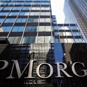 JPMorgan Forecasts Solana and XRP ETPs Could Attract $3-$8 Billion and $4-$8 Billion, Trading at $185.81 and $2.53