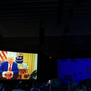 Trump Declares U.S. 'Undisputed Bitcoin Superpower' at New York Summit, Pushes for Stablecoin Legislation