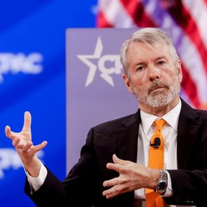 Saylor’s Strategy to Sell Up to $21 Billion in Preferred Stock