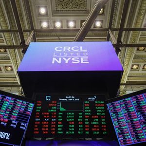 Circle Gets First Buy Rating After Senate Passes Stablecoin Bill
