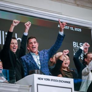 Bullish IPO Mints Two Billionaires at Thiel-Backed Crypto Firm