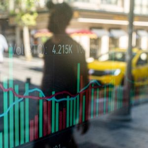 Crypto Power Struggle Flares as Stripe Nabs Big Stablecoin Win