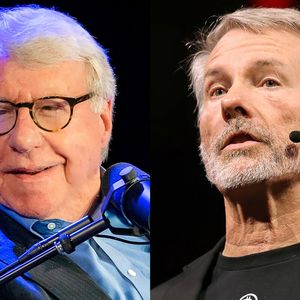 Chanos, Saylor Shift Bitcoin Trade Tactics as Valuations Fade