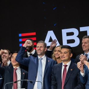 The 26-Minute, 51% Wipeout That Deepened the Trumps’ Crypto Woes