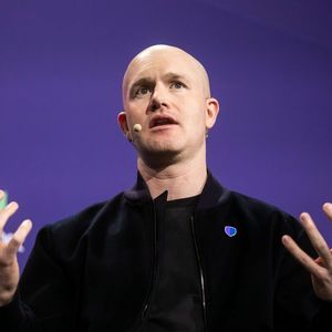 Coinbase Raises Pressure as Crypto Bill Moves to Senate Markup