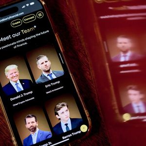 Trump Denies Knowledge of $500 Million Abu Dhabi Crypto Stake