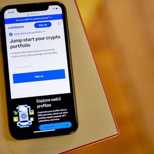 Epstein Backed Coinbase in Crypto Exchange’s Early Years