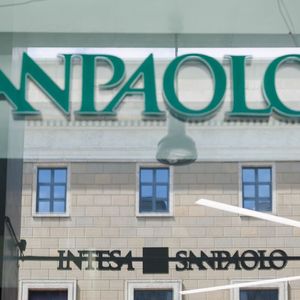 Intesa’s Crypto Push Includes $96 Million in Bitcoin ETFs