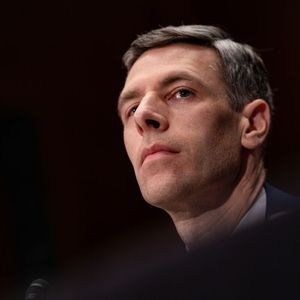 Federal Bank Regulator Moves to Restrict US Stablecoin Rewards