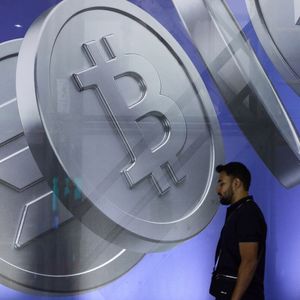 Bitcoin Climbs to Four-Week High on Hopes of US-Iran Peace Talks