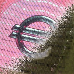 The Global Crypto Race Is Leaving a Divided Europe Behind