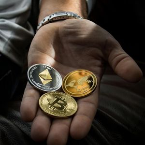 Choosing Between Fiat and Crypto for Online Casino Payments
