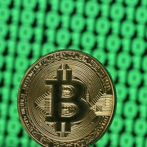 Bitcoin flat around $82k as tech rout, rising oil dent risk