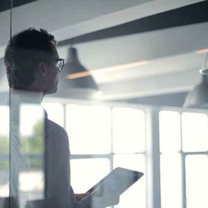 Solana-Based DePIN Project CEO Steps Down Ahead Of Token Launch