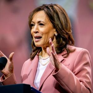 Bitcoin Conference Lineup: Kamala Harris In Talks To Follow Trump, Kennedy Jr.