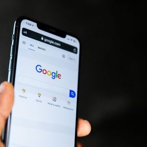 Altcoin Interest Hits New Highs Amid Bitcoin Weakening: Google Trends