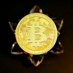 Bitcoin In Consolidation Amid Treasury Companies’ Focus On Altcoins, Says Novogratz