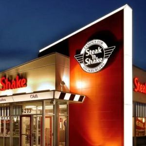 Crypto On The Menu: US Fastfood Chain Rolls Out Bitcoin Steakburger