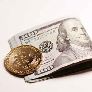 Bitcoin ETFs Face $826 Million Drain As Selling Pressure Builds