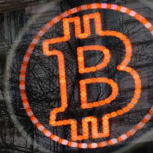 Is Tether Abandoning Bitcoin For Gold? $1 Billion Monthly Buys Boost Reserves