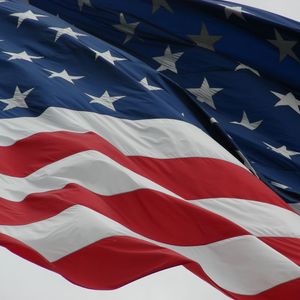 USD1 Hits $5 Billion Market Cap As Trump Hails ‘Built In America’ Stablecoin