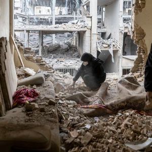 Investors Pull $414M From Crypto Funds As Inflation, MidEast War Jitters Mount