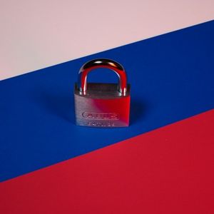 UK Targets HTX, Russia-Linked Crypto Firms Amid Crackdown On Sanction Evasion