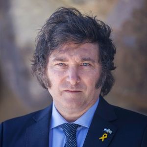 Argentina’s Javier Milei Exempts Regulated Crypto Exchanges From Cheque Tax