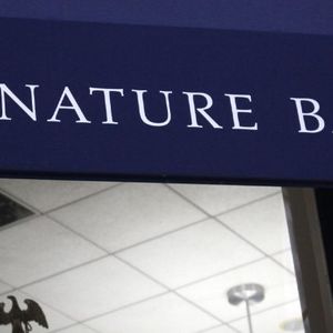 Signature Bank Considered a Buy as Last Major Bank Standing in Crypto Market Amid Silvergate and SVB Troubles