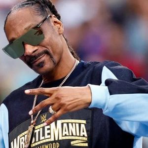 Snoop Dogg Sports Blinged-Out Crypto Hardware Wallet at Wrestlemania 39