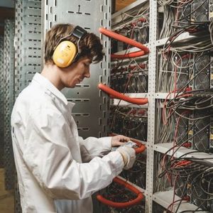 Russia Takes Second Place Rank by Power Capacity in Crypto Mining, Reports