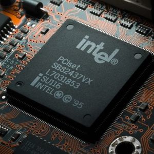 Chip Giant Intel Abandons Bitcoin ASIC Production