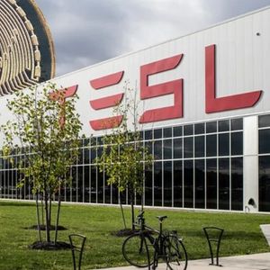 Tesla’s Bitcoin Portfolio Remains Unchanged at $184M for Third Straight Quarter: Q2 2023 Report