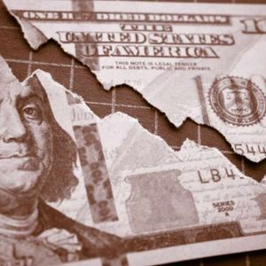 Economist Peter Schiff Advises ‘Get out of the Dollar’ — Says the USD Is Being Destroyed