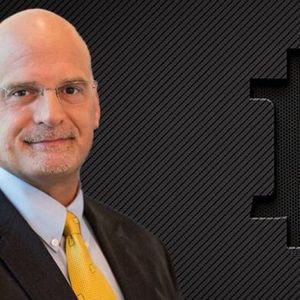 Bitcoin Faces Increased Risk Relative to Stocks: Commodity Strategist Mike McGlone Warns of Challenges