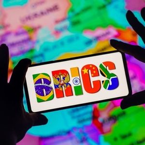 BRICS Expansion to Make West Recognize New World Order, De-Dollarization: UAE Professor