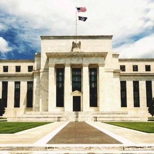 Peter Schiff Warns Investors of 2 ‘Huge Surprises’ — Foresees Inflation Too High for Fed Rate Cuts to Stimulate Economy