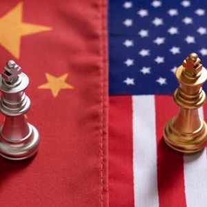 Chinese Yuan Not Serious Threat to US Dollar Hegemony, Says Economist