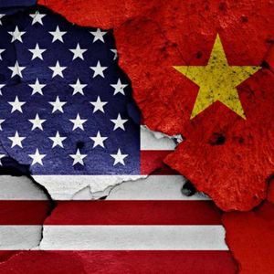 JPMorgan Analyzes De-Dollarization Risk, Potential for Chinese Yuan to Displace US Dollar as Reserve Currency