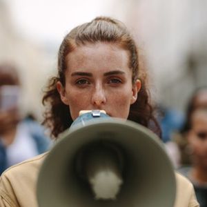 Environmentalists Rally Against Crypto Mining Facility Renewal in New York, Citing Climate Concerns