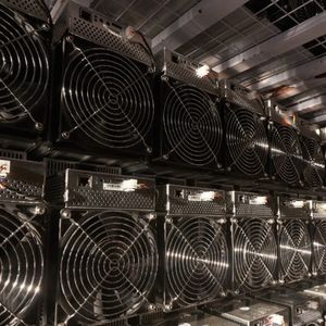 An In-Depth Analysis of 7 Advanced Bitcoin Miners From Bitmain, Canaan, and Microbt