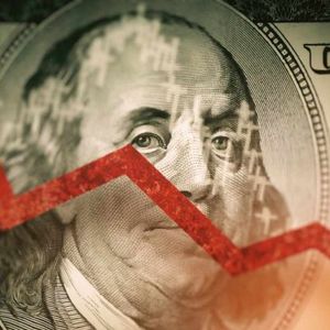 Economist Peter Schiff Says US Dollar Will Tank — Warns of USD Owners Getting Destroyed