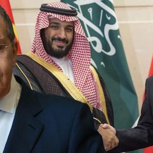 Lavrov Highlights 30 Nations’ Interest in BRICS as China-Saudi Pact Poses Challenge to US Dollar