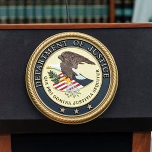 SEC, DOJ Charge Individuals in $1.9 Billion Hyperfund Cryptocurrency Fraud