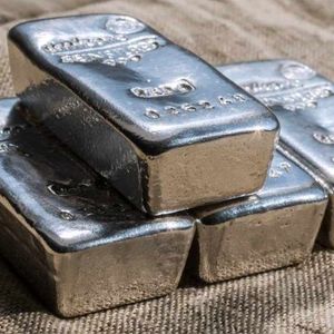 Peter Schiff Foresees ‘Explosive’ Growth in Silver Price