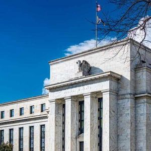 Wharton Professor Calls for Emergency Rate Cut Following Market Downturn