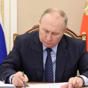 Putin Signs Law to Advance Cryptocurrency Use in Russia’s International Trade