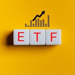 Bitcoin ETFs See $588 Million Inflow As Market Momentum Continues