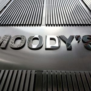 Bitcoin Reclaims $105K After Moody’s Downgrades US Credit Rating