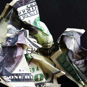 US Dollar Faces Test as Economist Sees Yuan, Rupee, Ruble Rising